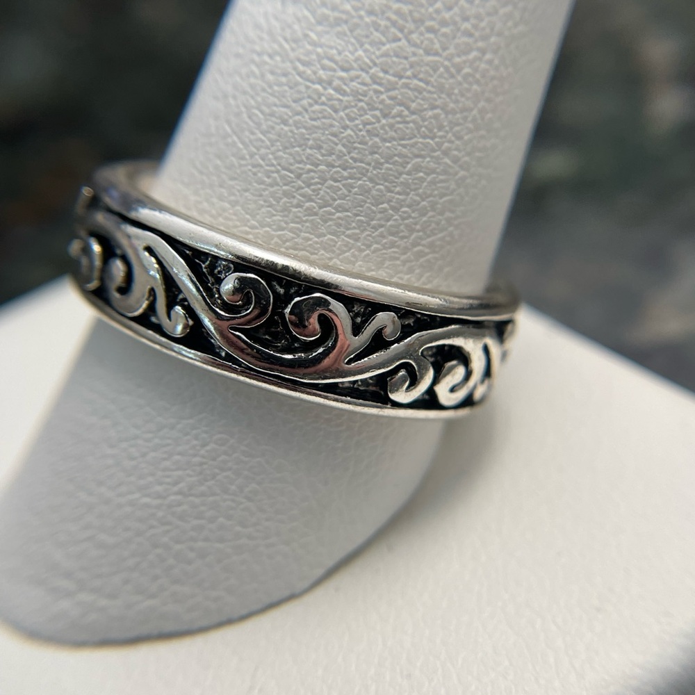 Brighton Scroll Pattern Band SZ 11